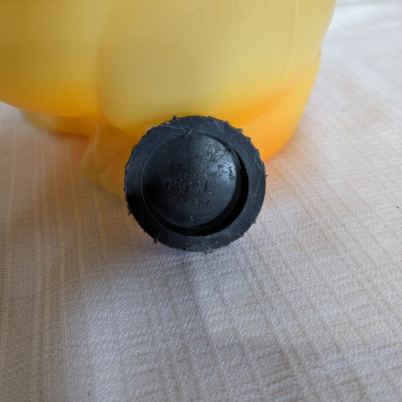 VTG plastic Piggy Bank blow mold with stopper Regal plastics Canada porky pig - Picture 10 of 13